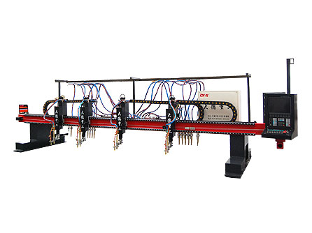 CNC6型多頭直條火焰切割機(jī)       